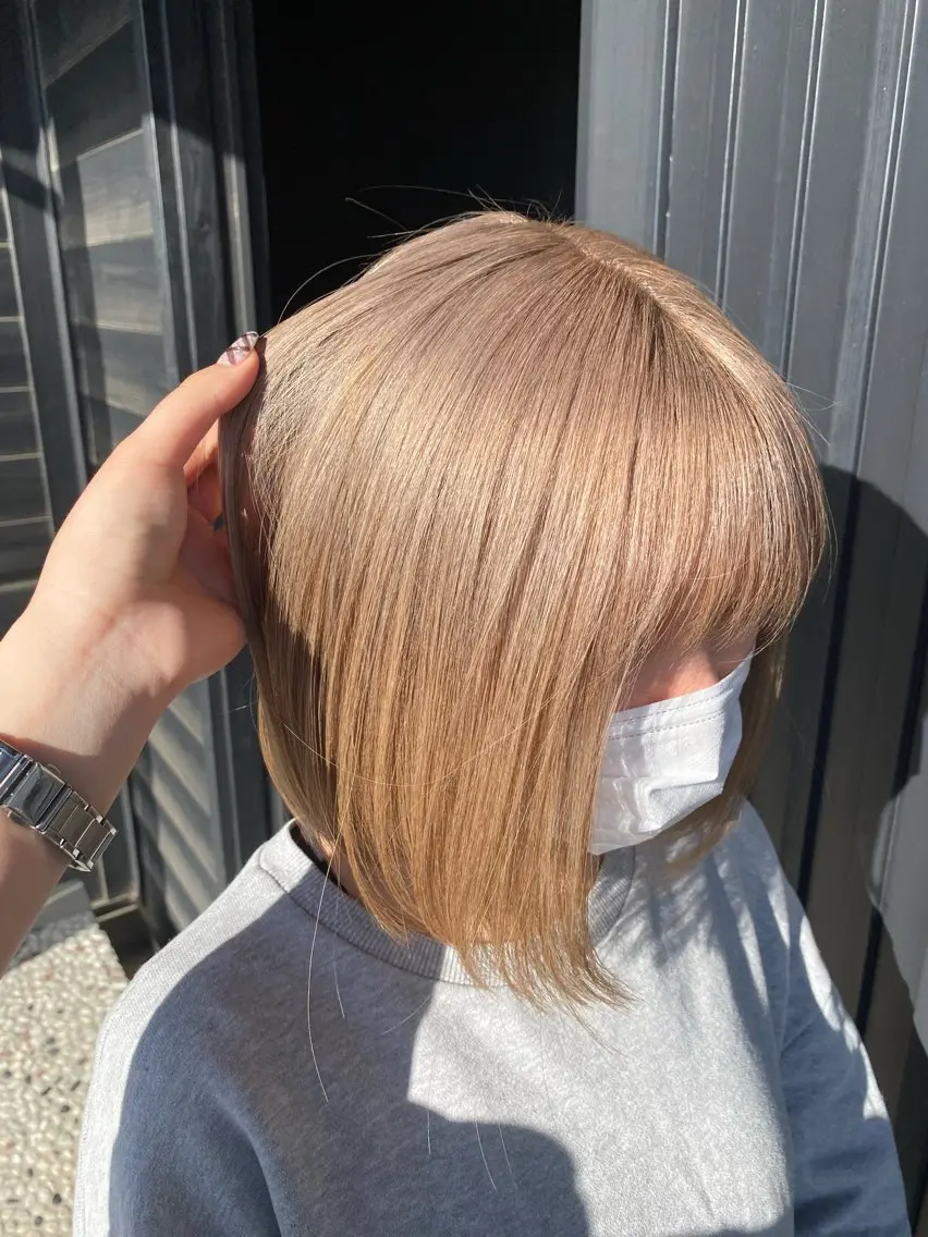 カラー ベージュカラー ブリーチ ミルクティーベージュ BIANCA伊勢崎 mayaのヘアスタイル