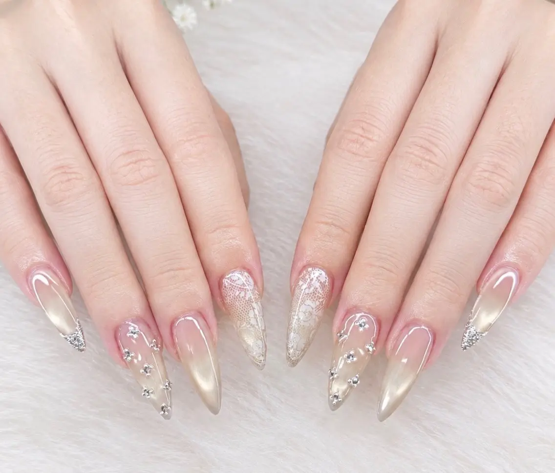 ネイル ハンドネイル LUNE DC NAILのネイルデザイン