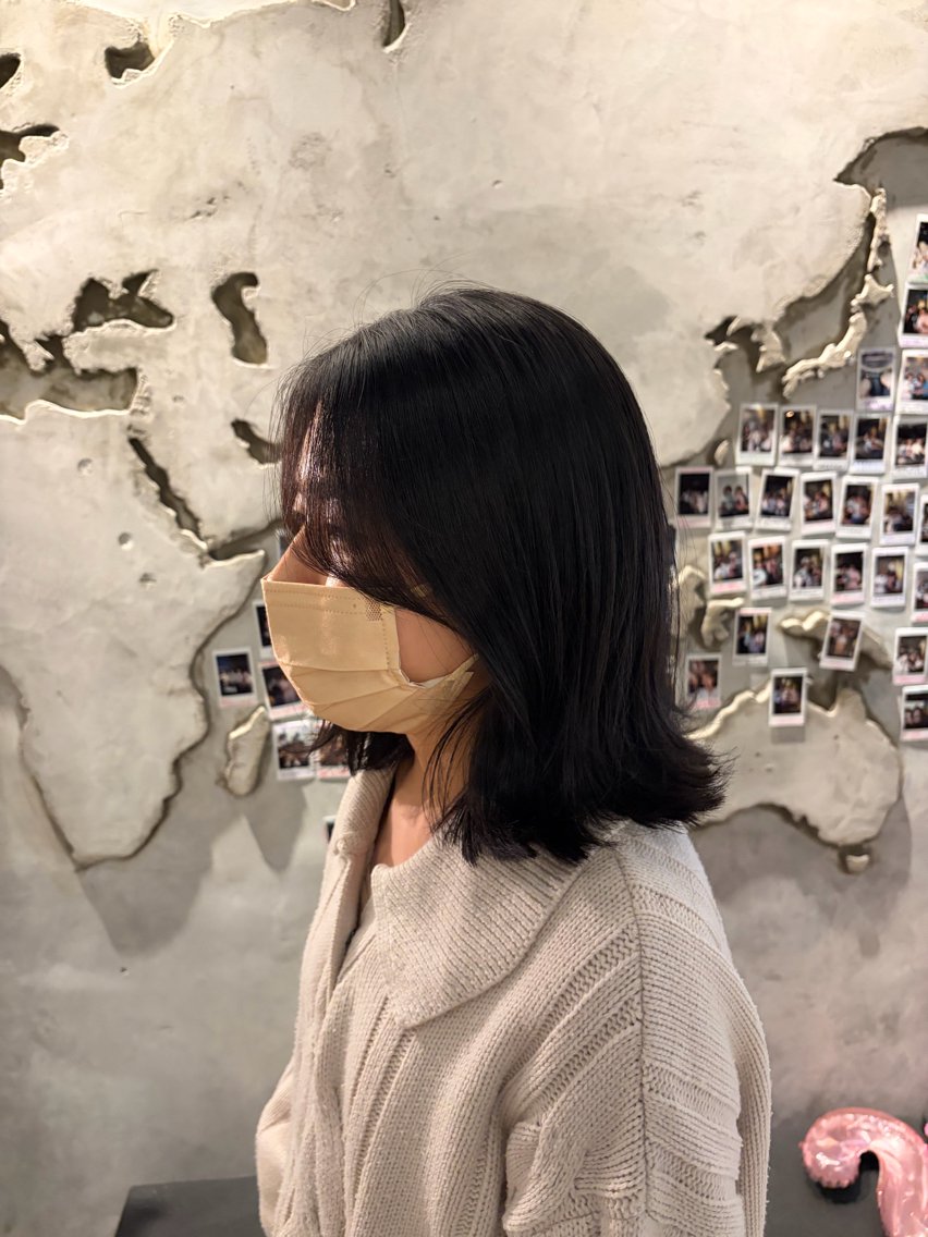 ミディアム カット ヘアカラー 🫧 Manaka🫧のヘアスタイル