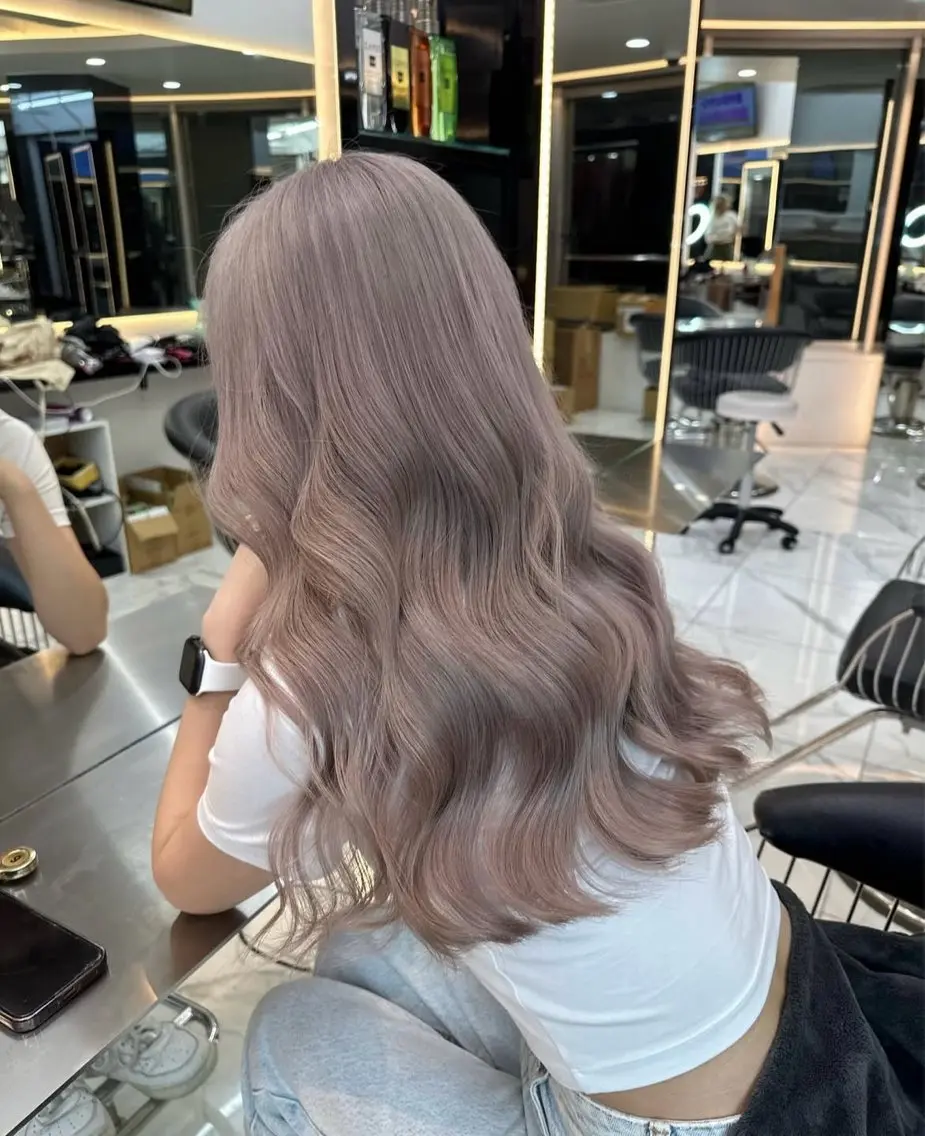 セミロング カラー ブリーチ グレージュ ヘアカラー 谷口 真美のヘアスタイル