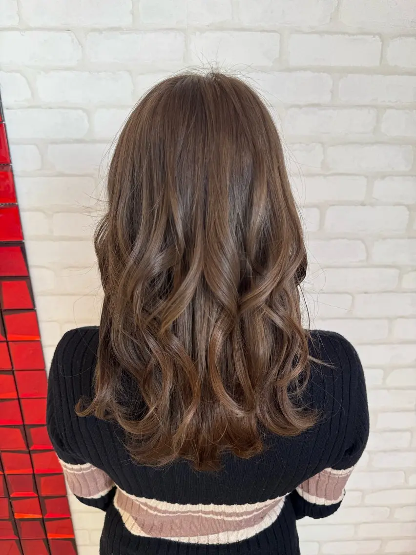 セミロング ヘアカラー 松尾 怜奈のヘアスタイル