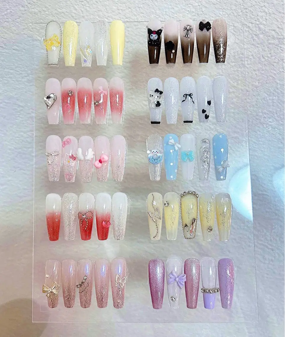 ネイル 渋谷T&B もも ロング無制限中⭐️のネイルデザイン