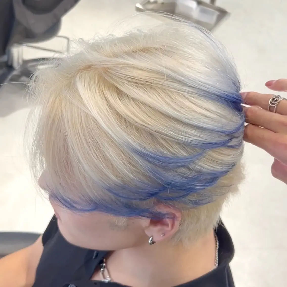 ショート カラー メンズ メンズブリーチ ブリーチ カット ヘアカラー 岡田大志🇰🇷 中/韓メンズヘアのヘアスタイル