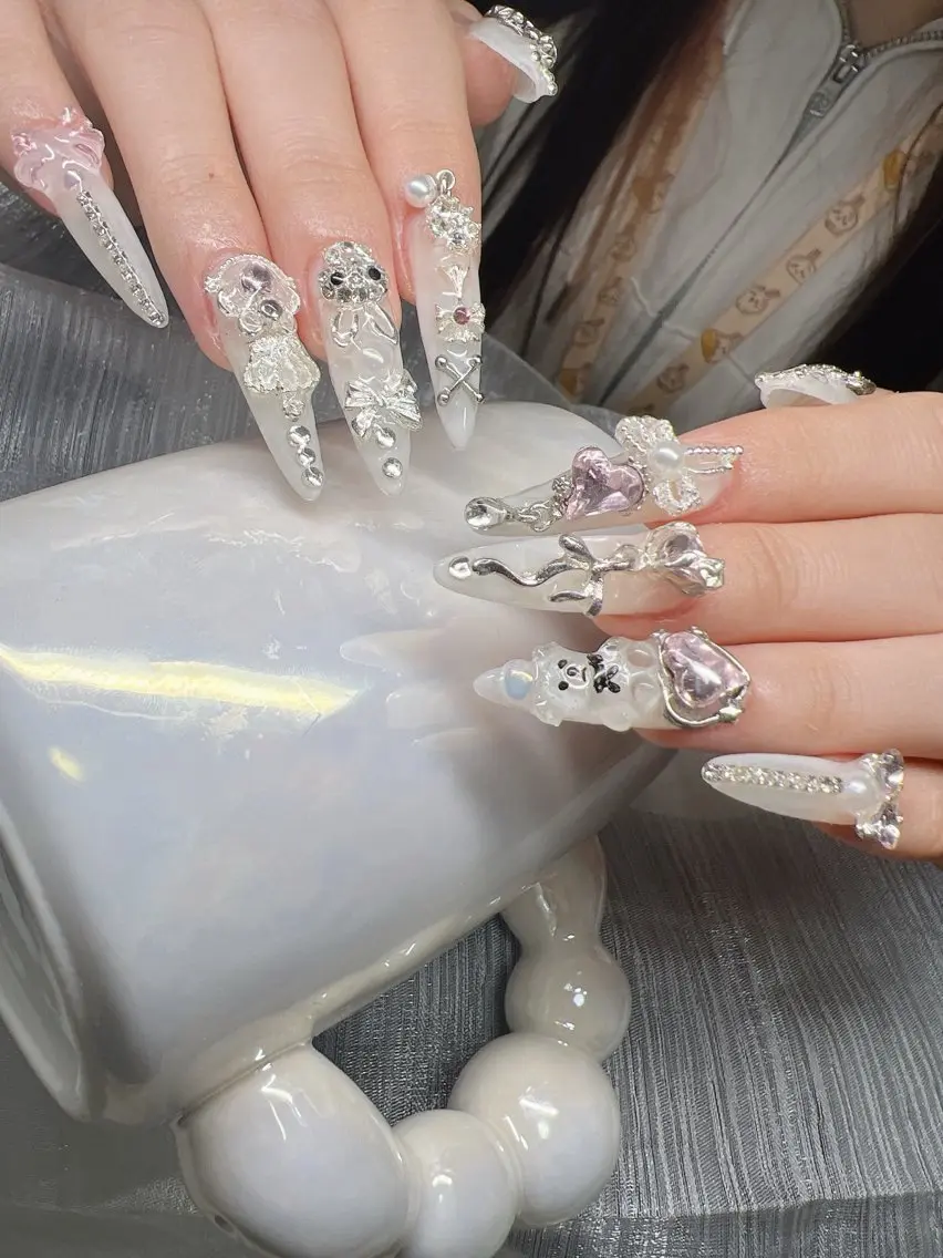 ネイル ハンドネイル Lee Nailsのネイルデザイン