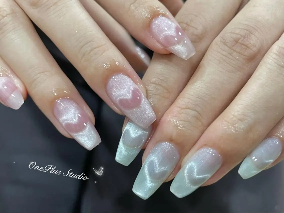 ネイル オーロラネイル 長さ出し フットネイル フレンチネイル ジェルネイル One Plus Nail Salonのネイルデザイン