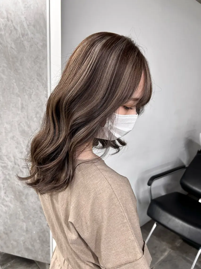ロング ハイライト ブリーチ🐰インナー ♡ハイライト♡綾🐰のヘアスタイル