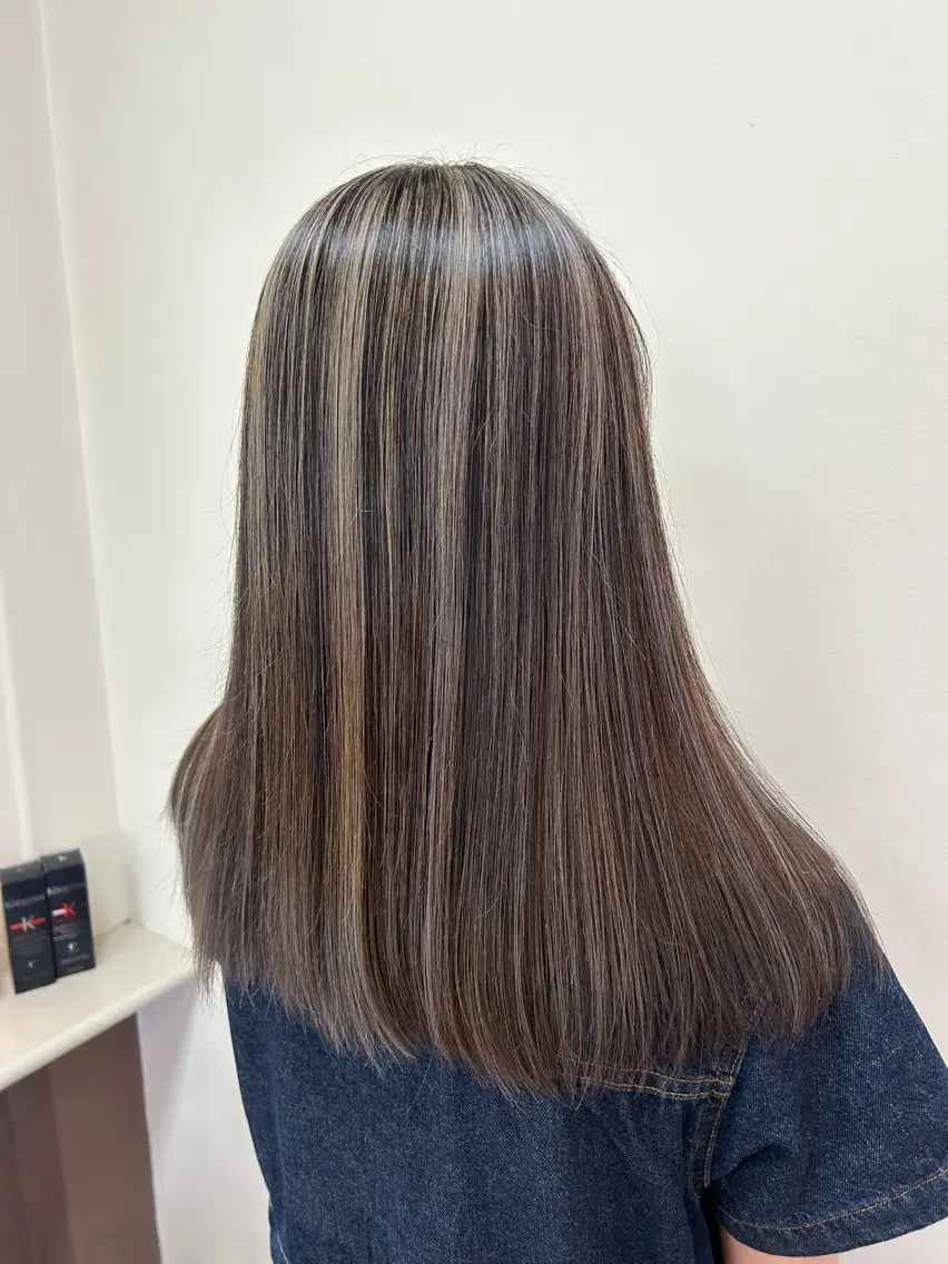 セミロング 小澤 志穂のヘアスタイル