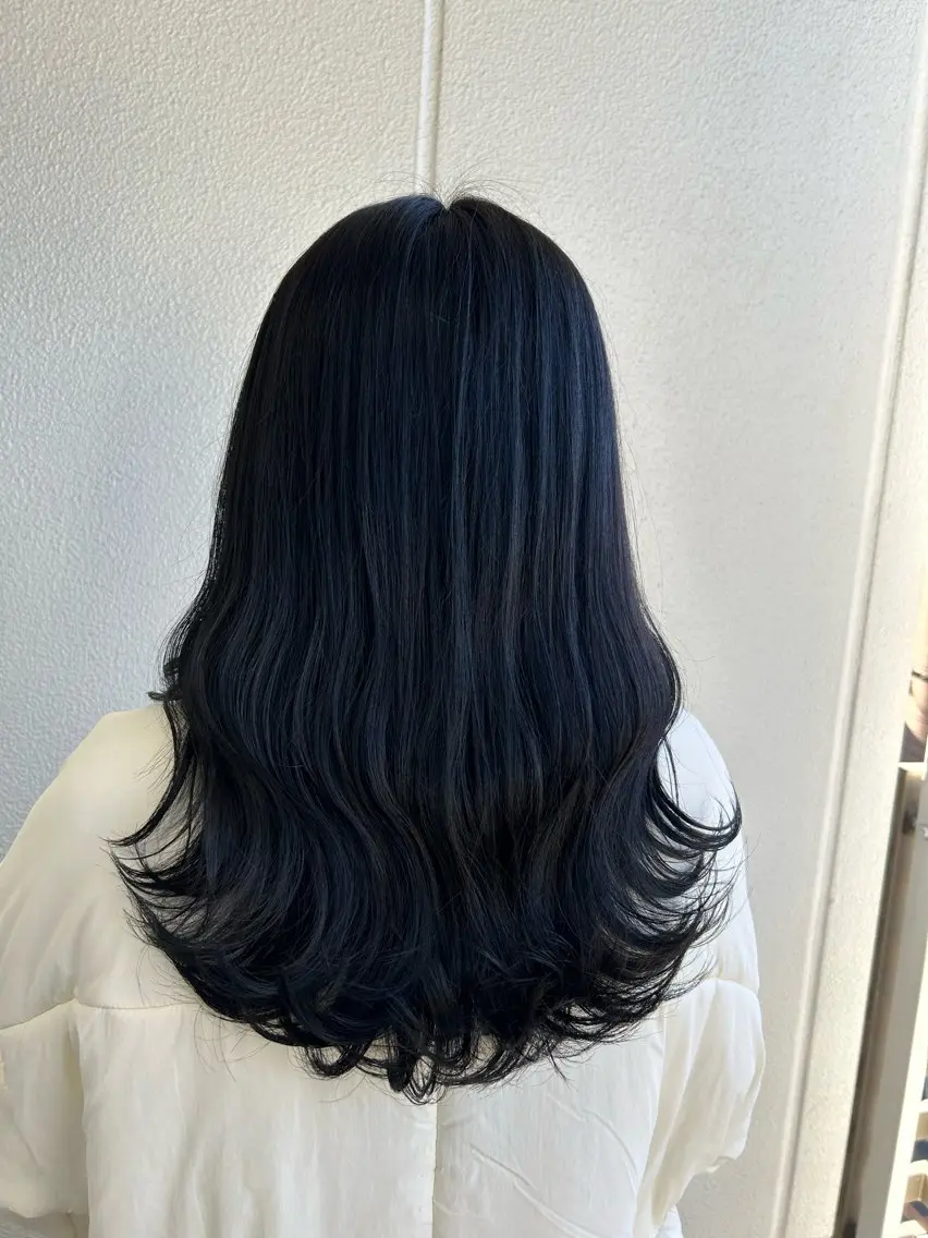 セミロング カラー ヘアアレンジ 黒髪 ネイビーカラー 《暖色/韓国hair 》🇰🇷桑原ユキネのヘアスタイル