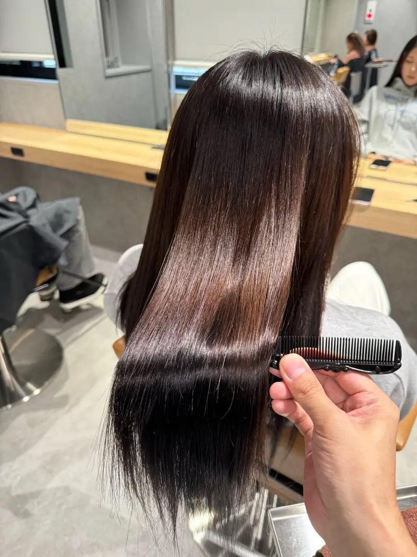 セミロング パーマ カット 縮毛矯正 トリートメント 須賀 一美のヘアスタイル