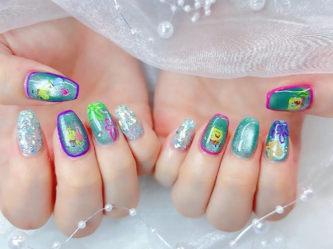 ネイル 長さ出し フラッシュネイル フレンチネイル キラキラネイル ラメ(グリッター) Chouette Nailのネイルデザイン