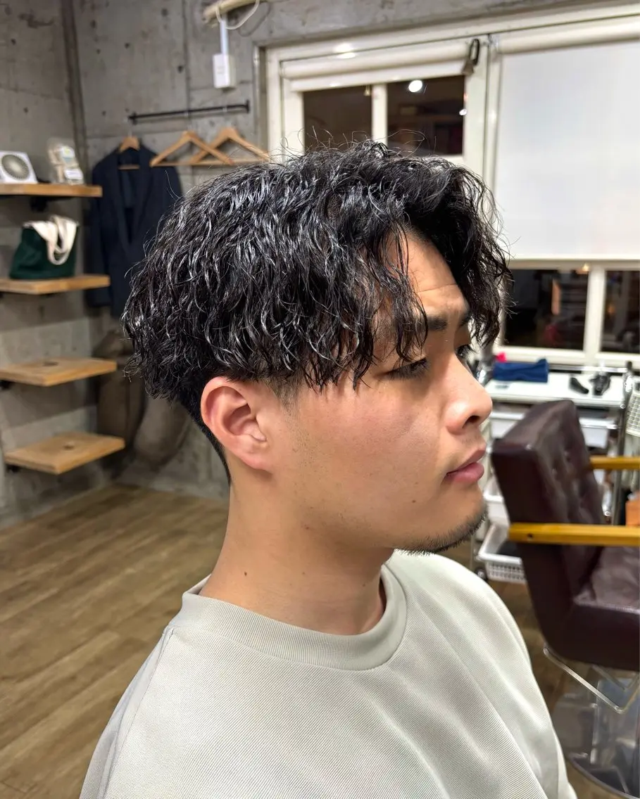 ミディアム パーマ メンズ ミディアムパーマ メンズパーマ ツイストスパイラルパーマ スパイラルパーマ メンズパーマ /マッシュ/ヨシダのヘアスタイル