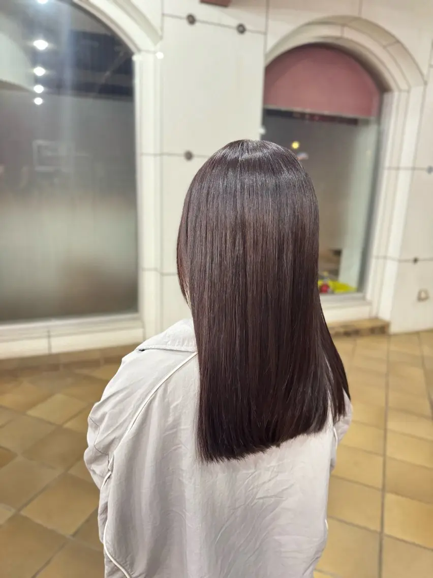 セミロング カラー ブリーチ ブリーチなしカラー レッドカラー ERINA 🤍のマツエク・マツパデザイン