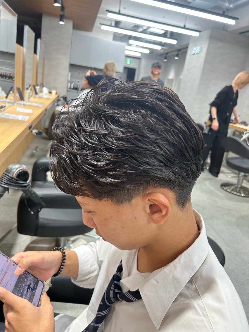 ショート パーマ メンズ ショートヘア カット パーマ ハイトーン特化 メンズ美容師仁也のヘアスタイル