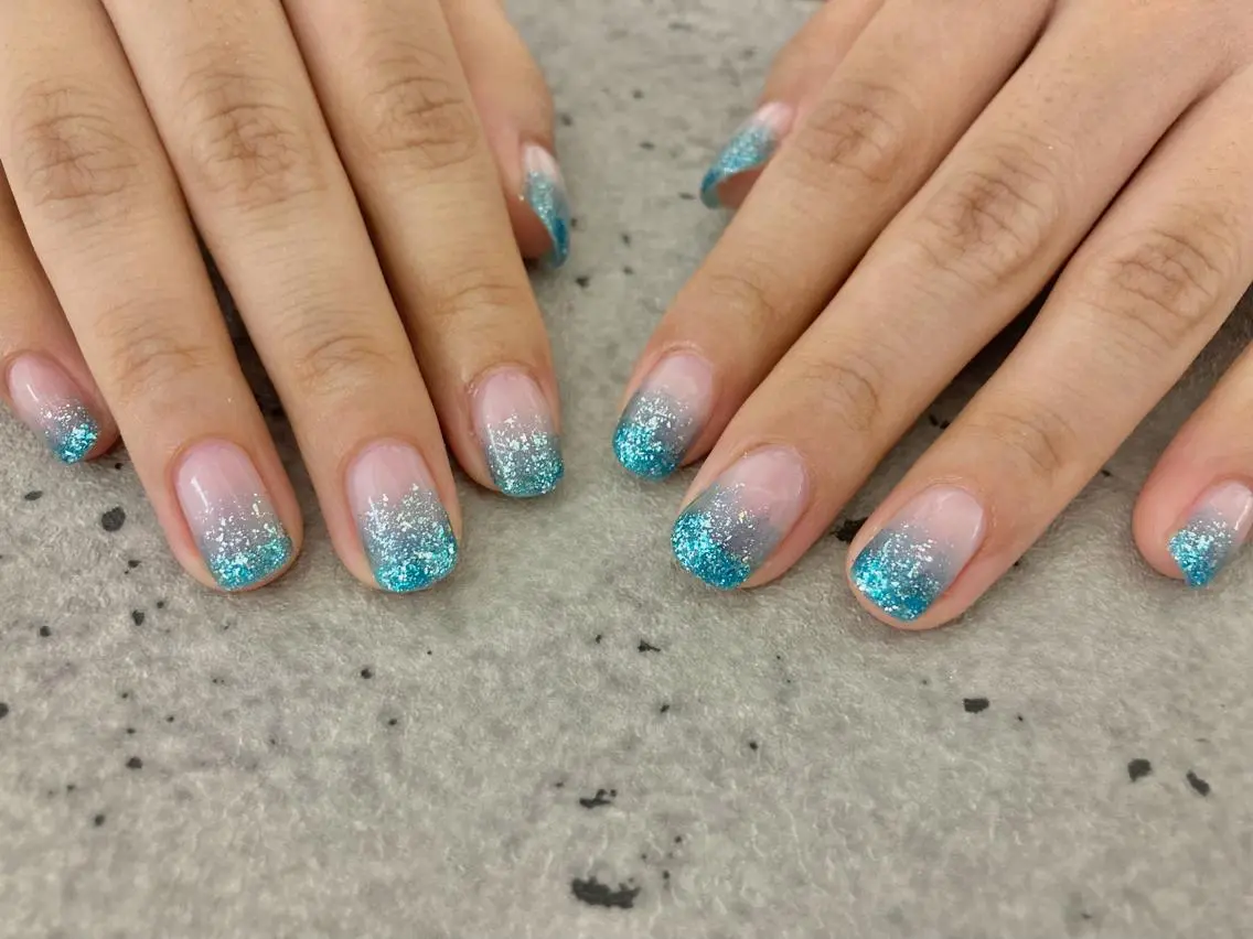 ネイル グラデーション ラメ(グリッター) ラメグラデーション mogunail &blowのネイルデザイン