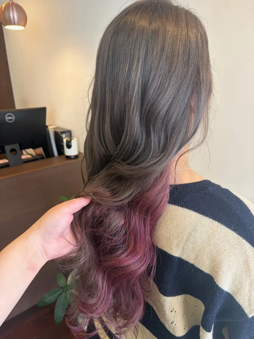 ロング 金岡 碧のヘアスタイル