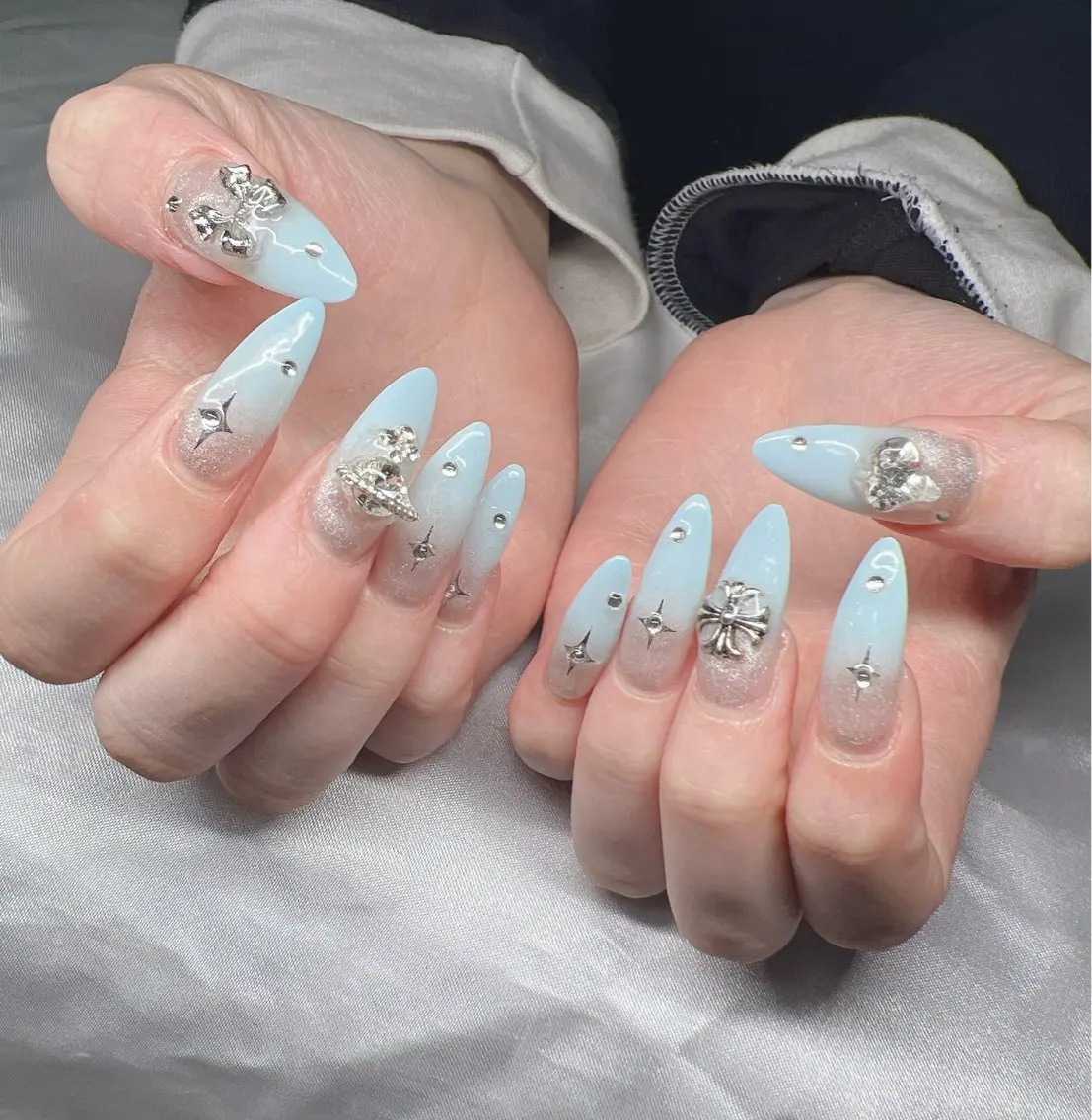 ネイル 長さ出し グラデーション 卒業式 キラキラネイル マグネットネイル ハンドネイル Lee Nailsのネイルデザイン