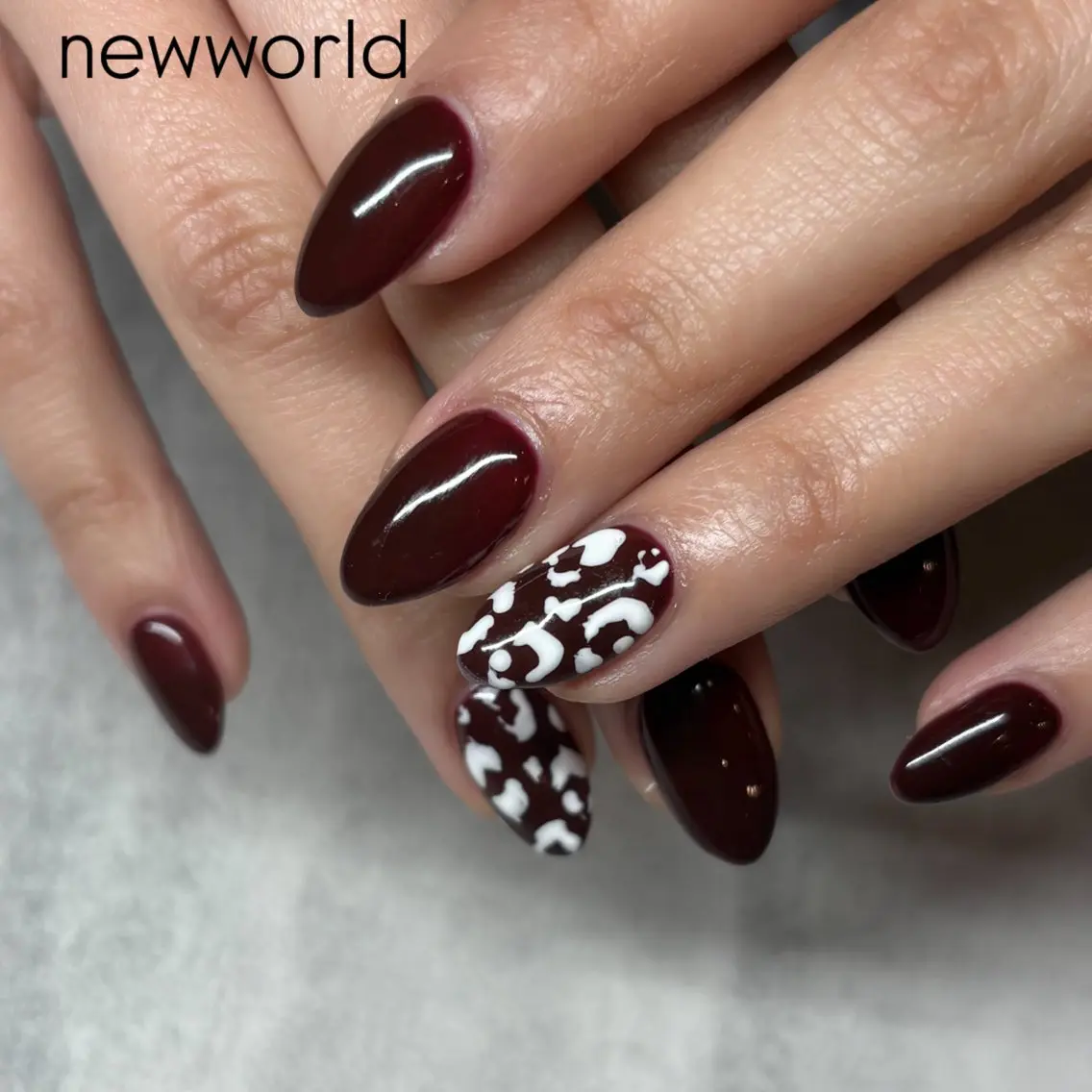 ネイル アートネイル ホワイト ハンドネイル Ayu 🪐NEWWORLDのネイルデザイン