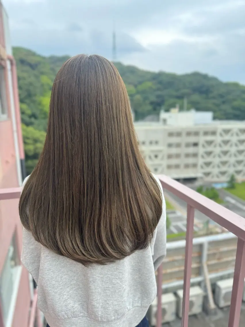 セミロング カラー ベージュカラー オリーブベージュ カット ヘアカラー トリートメント Viage （ビアージュ）のヘアスタイル
