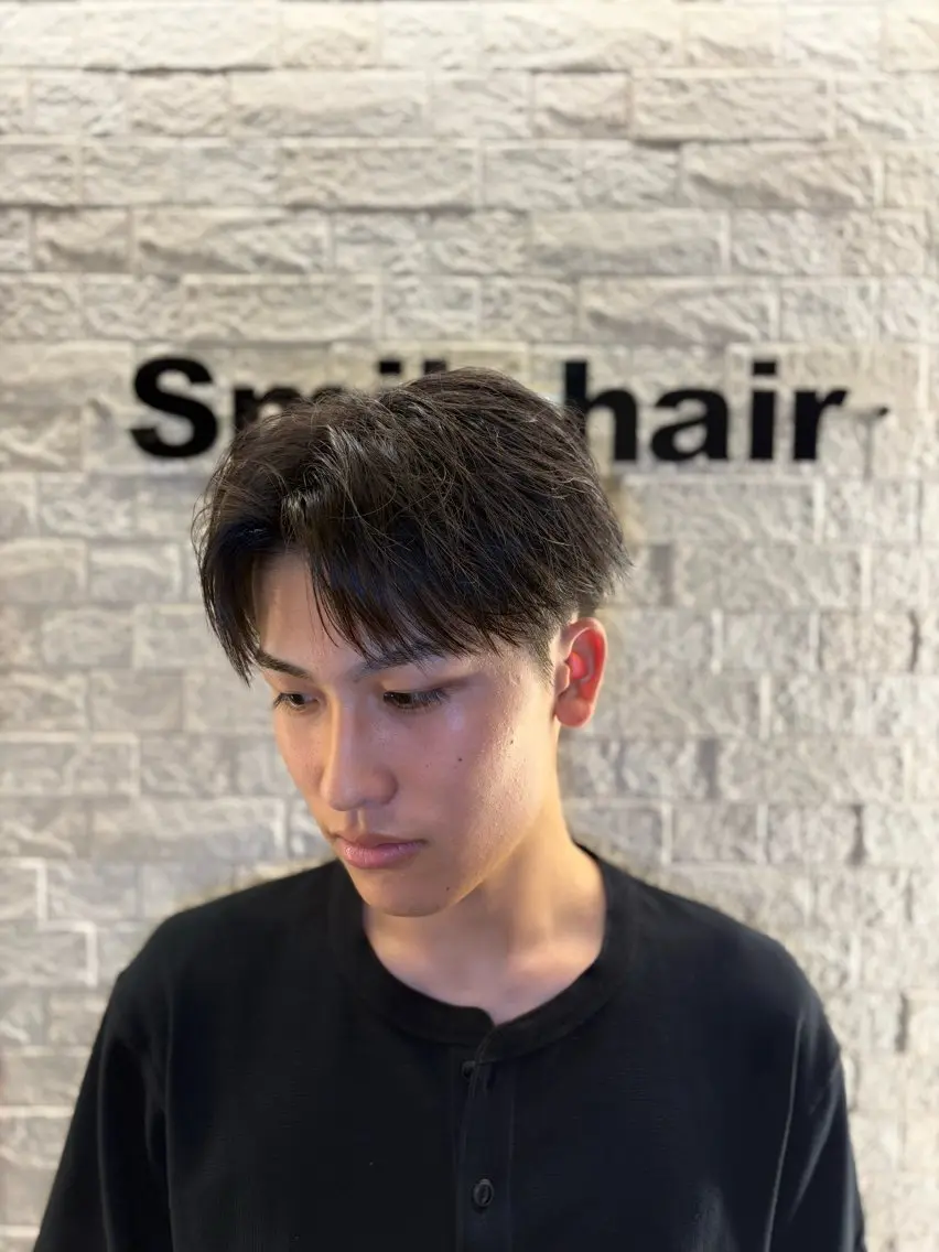 ミディアム メンズ センターパート マッシュ 顔周りカット カット フェードとパーマ特化 小池 魔裟斗のヘアスタイル