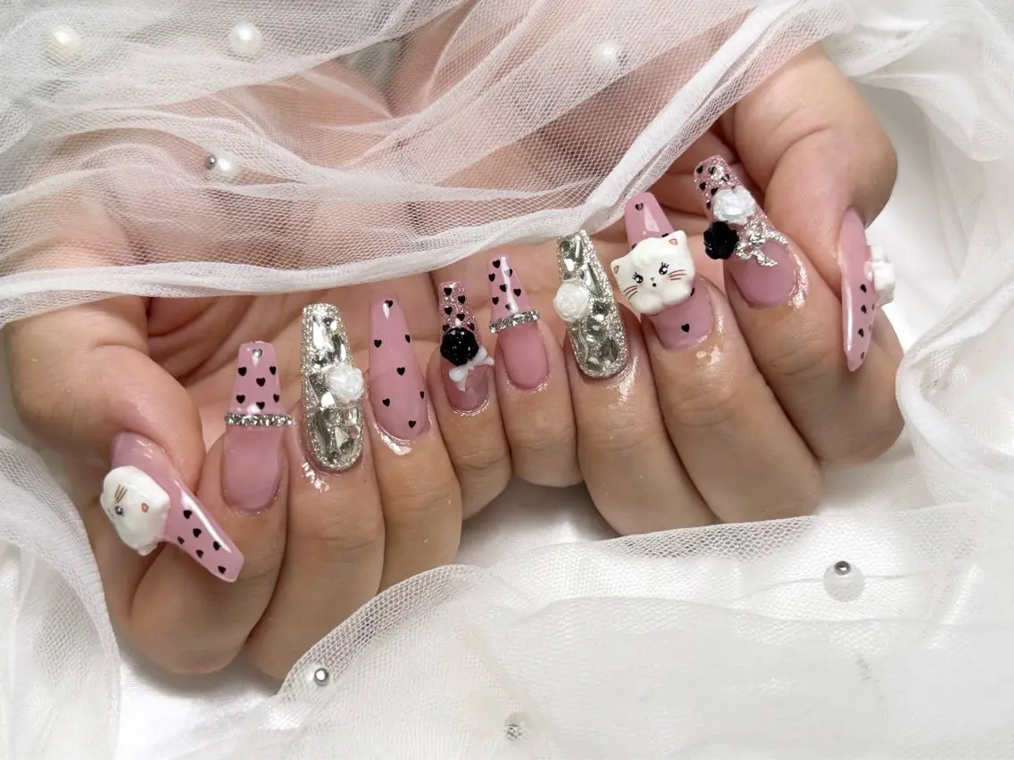 【オフ・ケア込み】チップ10本長さだしアートし放題✨️パーツ🤍つけ放題コース💅オフあり⭕️の写真
