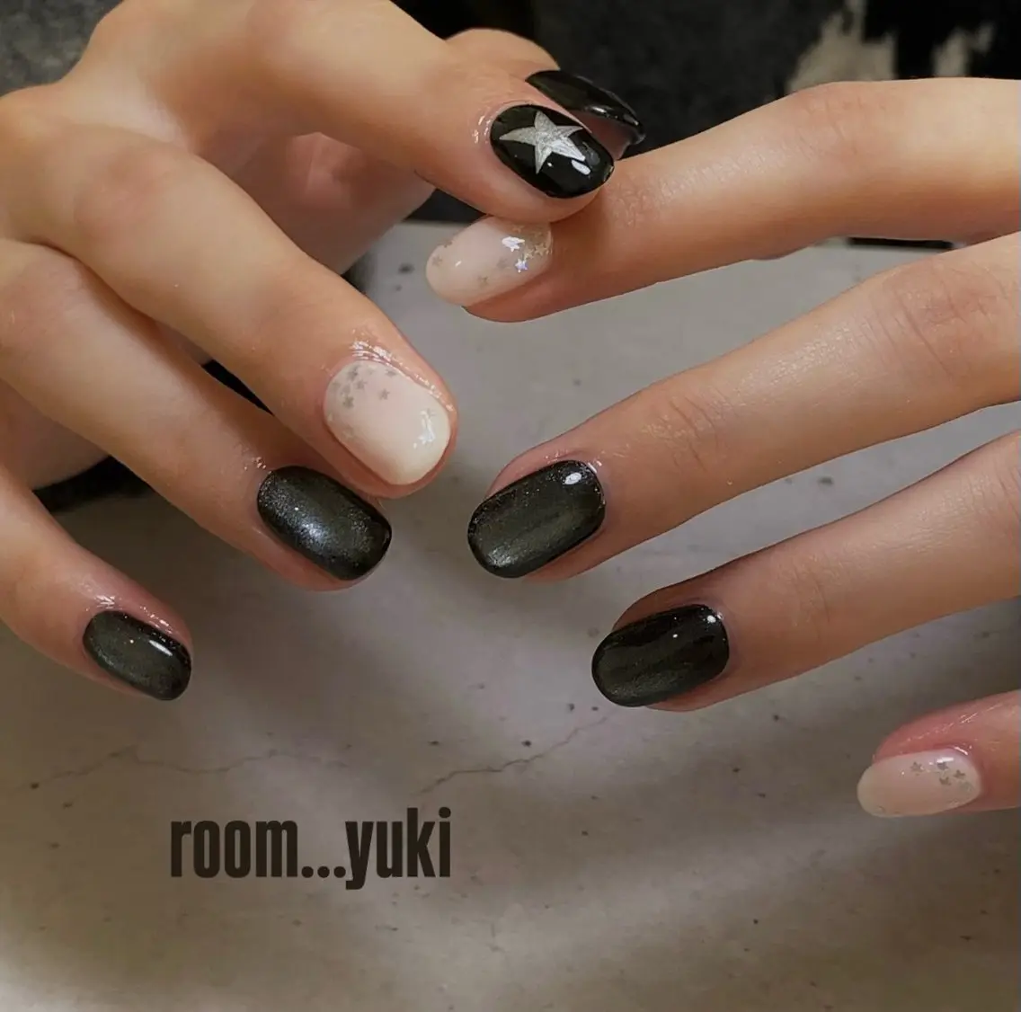 ネイル 持ち込み シルバー ホワイト RooM yuki /大人ネイルのネイルデザイン