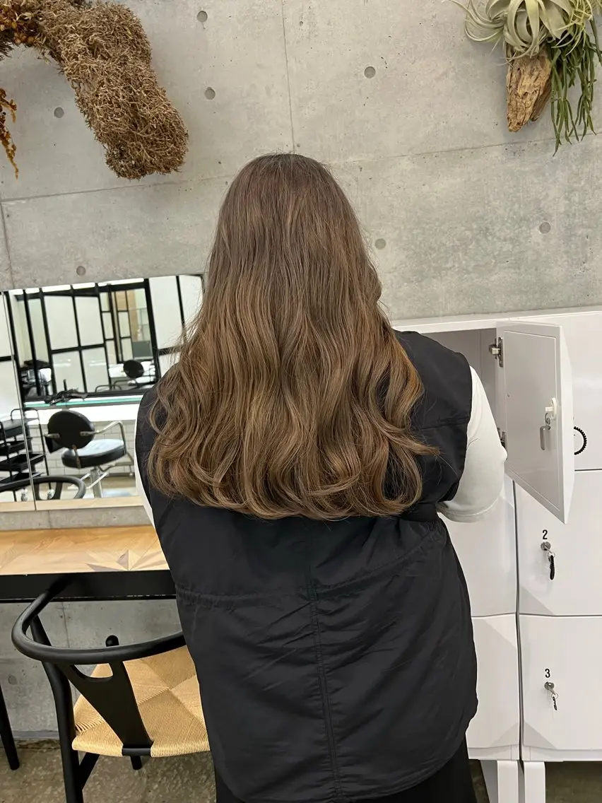 ロング ヘアカラー くせっ毛カット タツヤのヘアスタイル