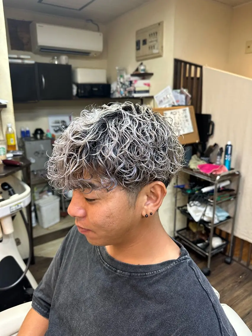 ショート パーマ メンズ メンズパーマ カット ヘアカラー パーマ 田口 莉乃のヘアスタイル