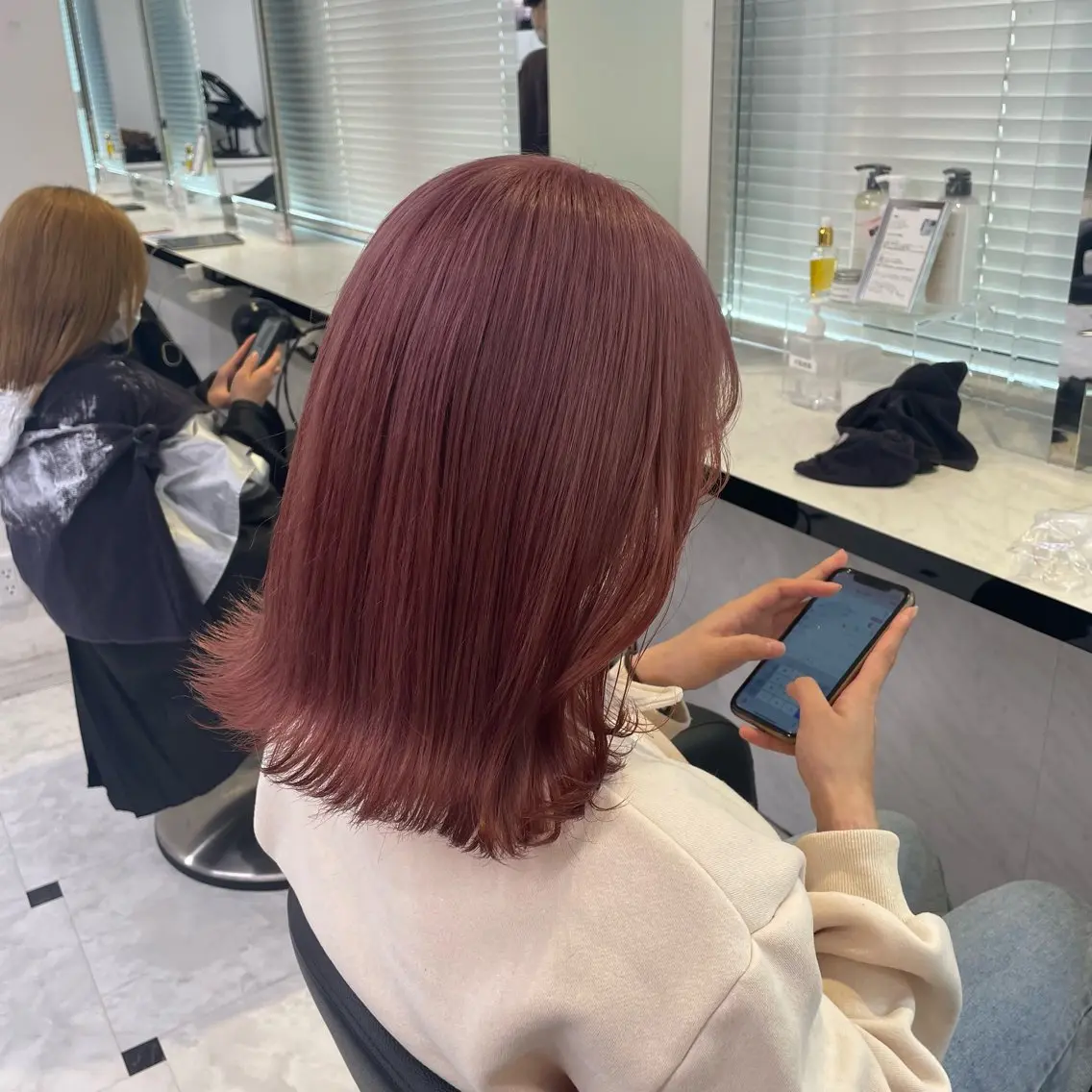 セミロング カラー ヘアアレンジ ブリーチ ダブルカラー ピンクカラー ヘアカラー トリートメント ヘアセット ピンク・ベージュ🩰 カラー🫧とらのヘアスタイル