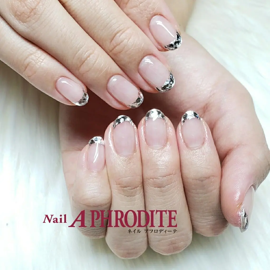 ネイル オーロラネイル クリアネイル ジェルネイル シルバー ソフトジェル ハンドネイル Nail Aphroditeのネイルデザイン