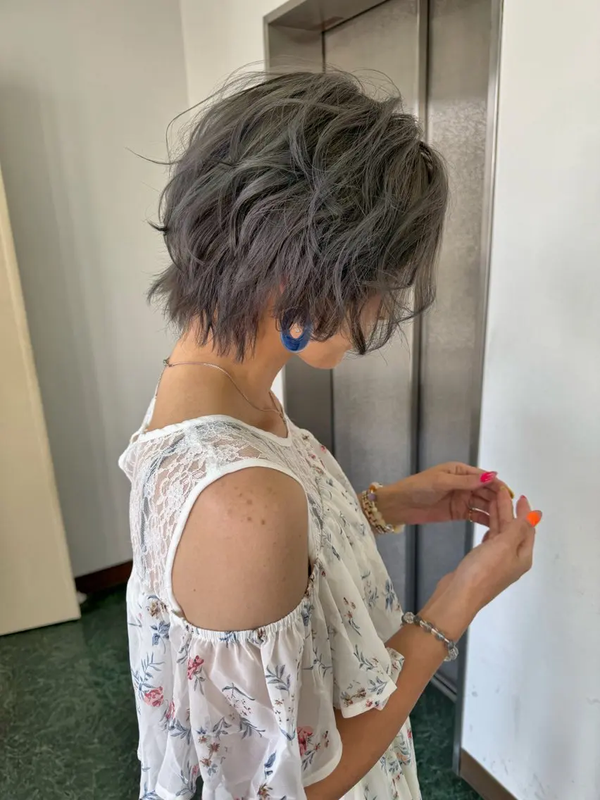 ショート カラー TAKAHASHI LEAPSのヘアスタイル