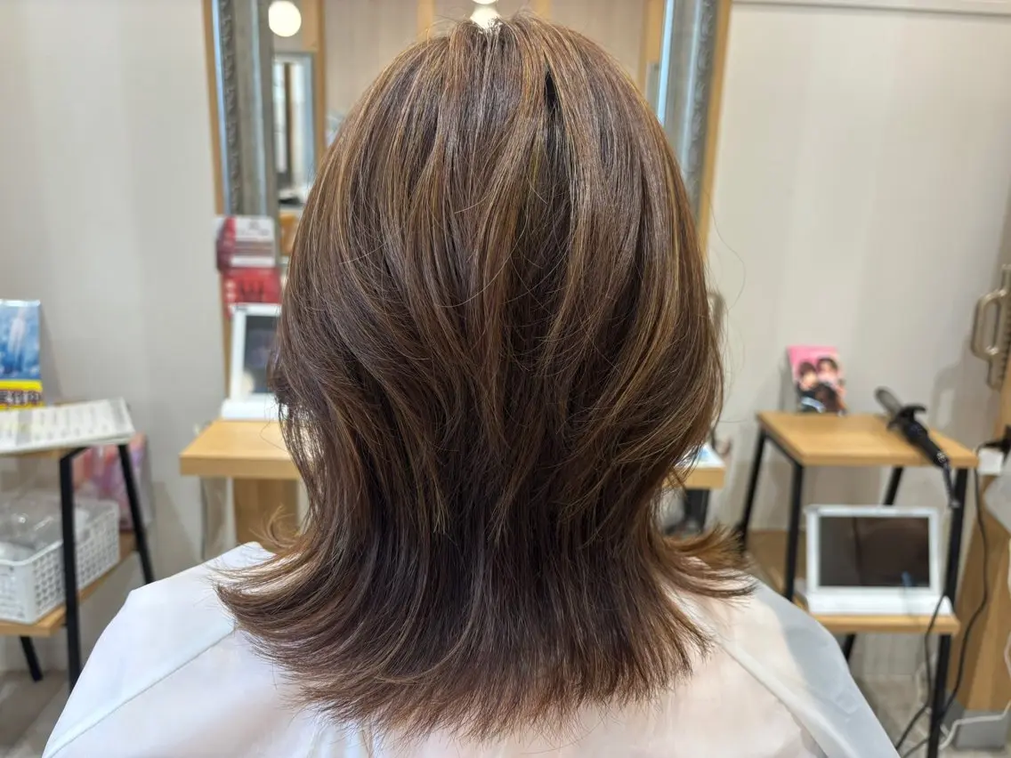 セミロング カラー かわにし ゆきのヘアスタイル
