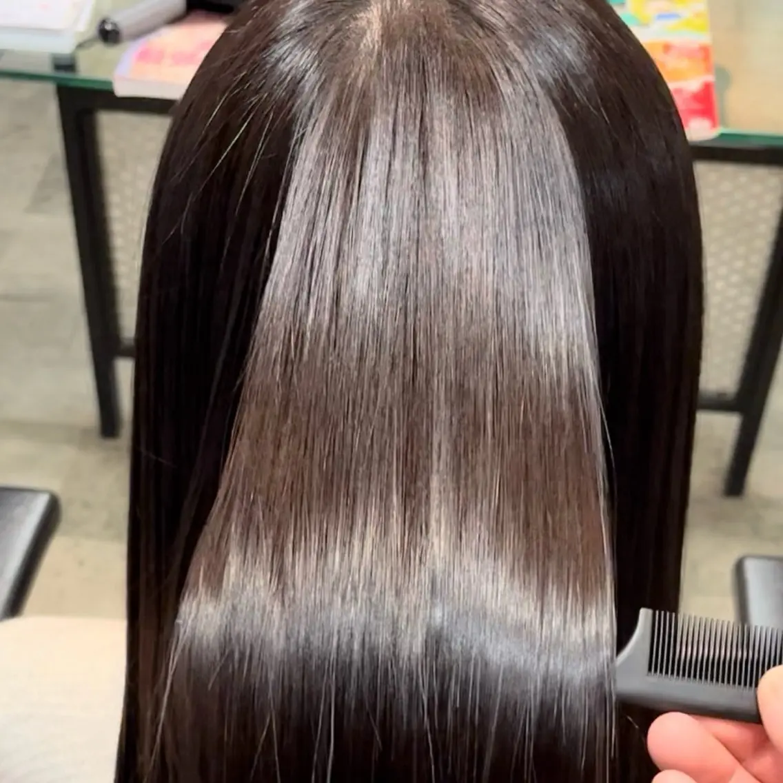 【全員】似合わせカット+艶感重視ダメージレスカラーの写真