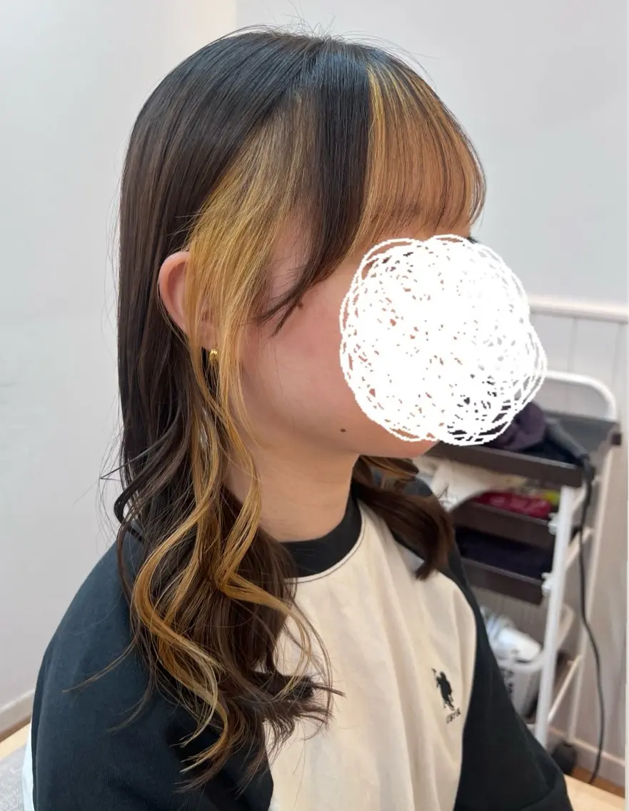セミロング カラー 抜きっぱなしブロンド カット ヘアカラー トリートメント ✂︎HITOMI✂︎ 副店長のヘアスタイル