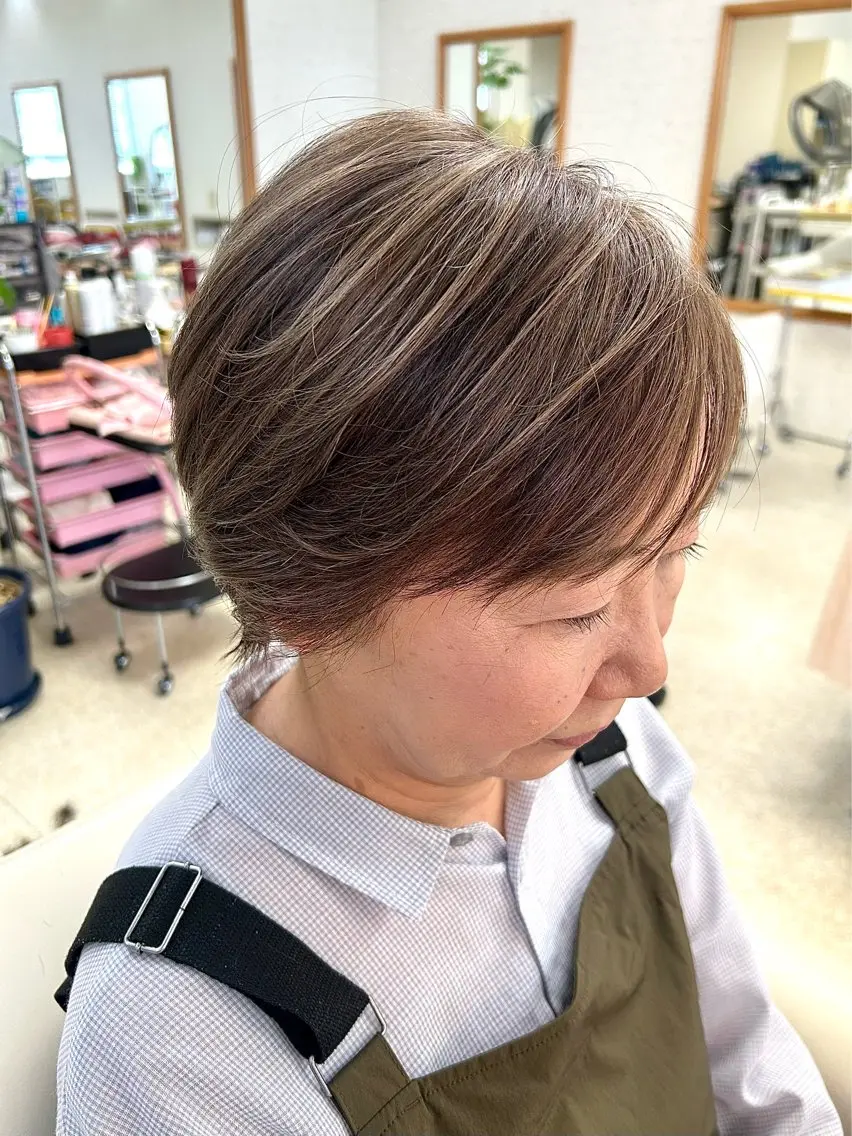 ショート ヘアカラー 武田 悠生乃のヘアスタイル