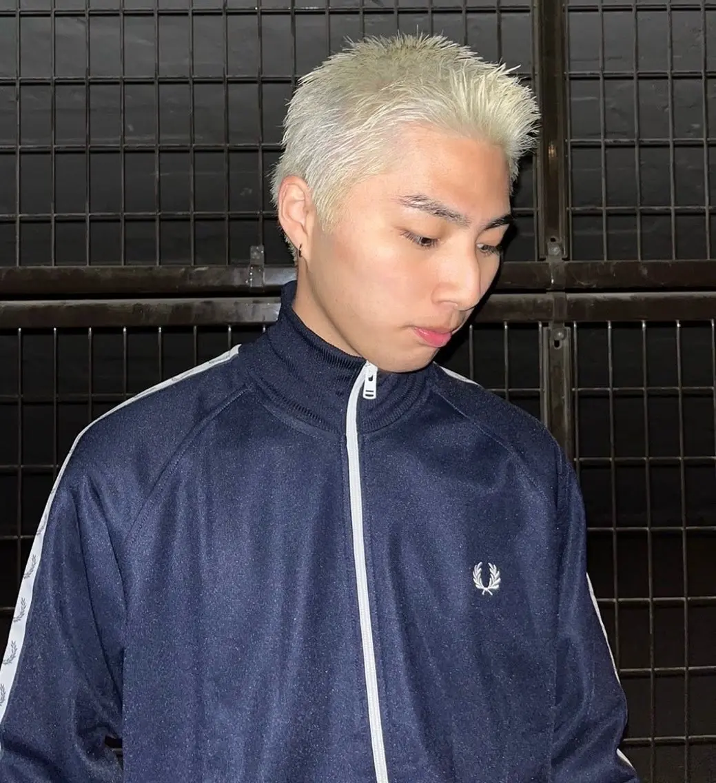 ショート カラー アッシュ ベージュカラー ブリーチ 透明感カラー ダブルカラー レイヤー /髪質改善/ariのヘアスタイル
