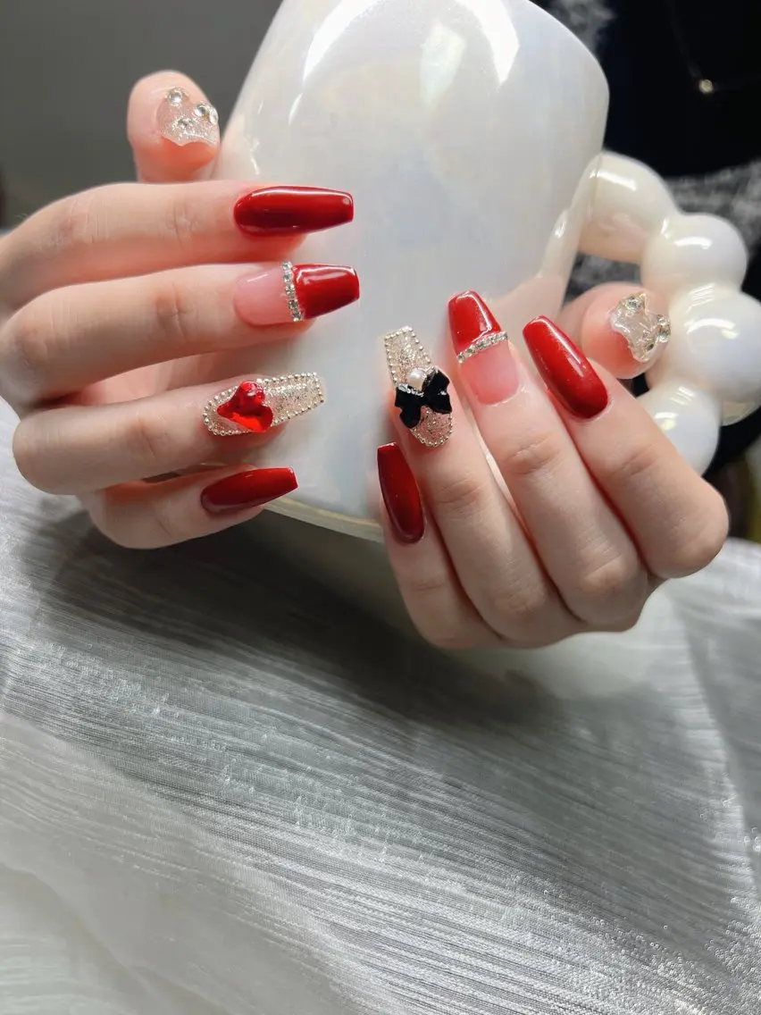 ネイル オーロラネイル チークネイル 長さ出し フットネイル フレンチネイル ハンドネイル Lee Nailsのネイルデザイン