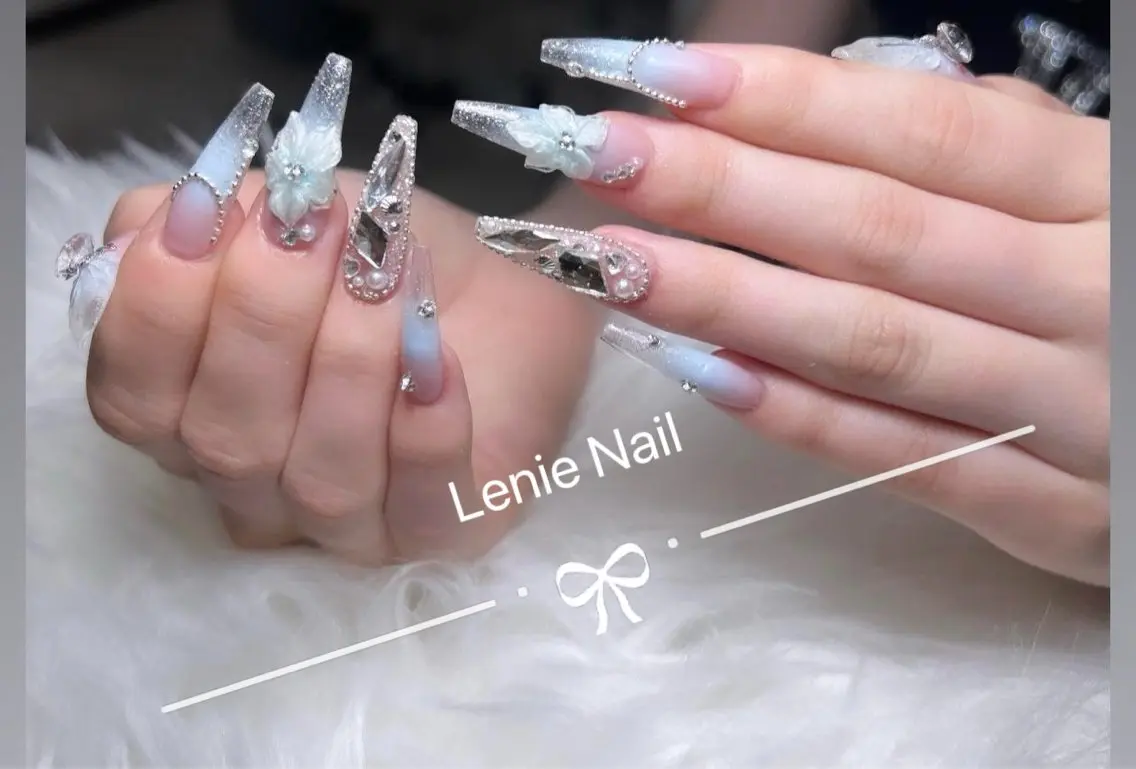 ネイル チークネイル 長さ出し フラッシュネイル フレンチネイル グラデーション ハンドネイル Lenie Nail Salonのネイルデザイン