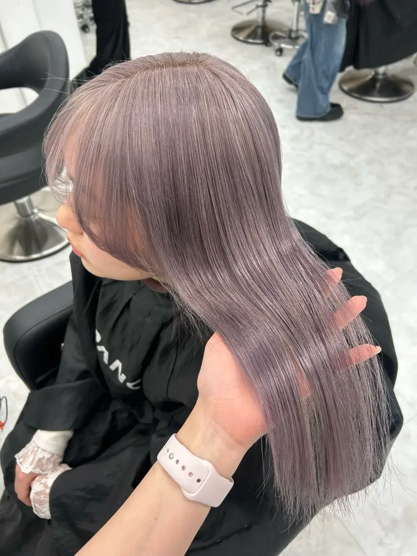 セミロング カット ヘアカラー トリートメント 淡色ラベンダー♡ ニーナ🎀🦙のヘアスタイル