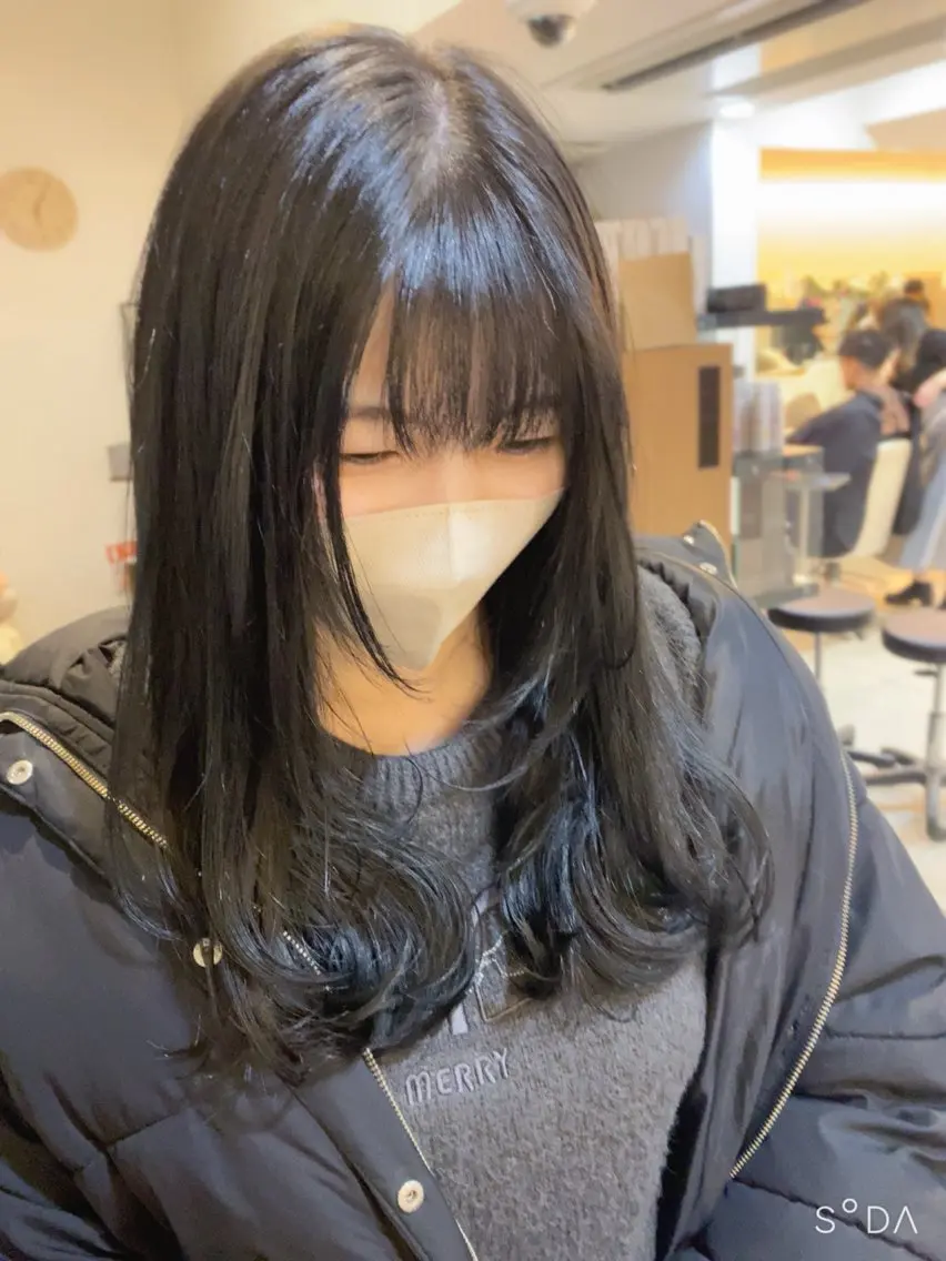 セミロング 顔周りカット レイヤーカット 外ハネヘア 💎髪質改善💎艶髪 💎ブリーチ💎津村のヘアスタイル