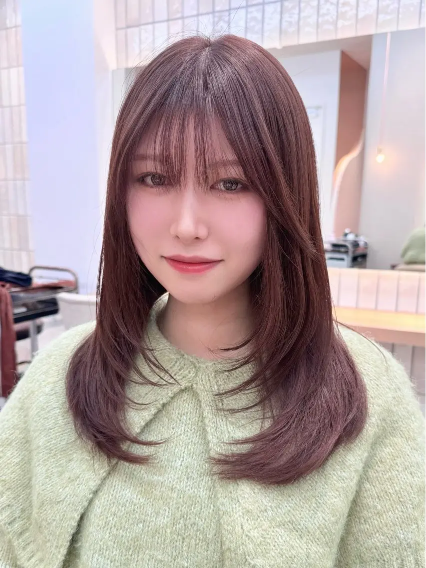 セミロング カット ヘアカラー トリートメント 《韓国レイヤー特化》 艶髪✨EMIのヘアスタイル