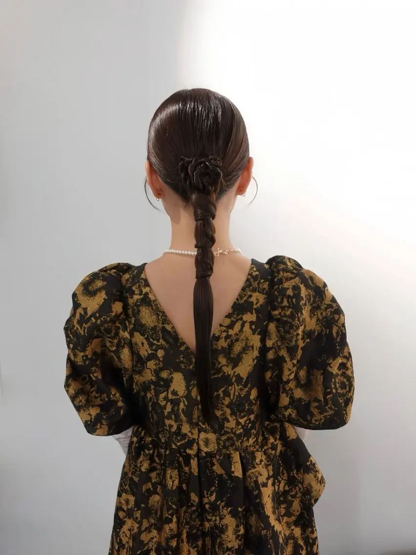 セミロング カラー ヘアアレンジ ヘアセット mina 🌷のヘアスタイル