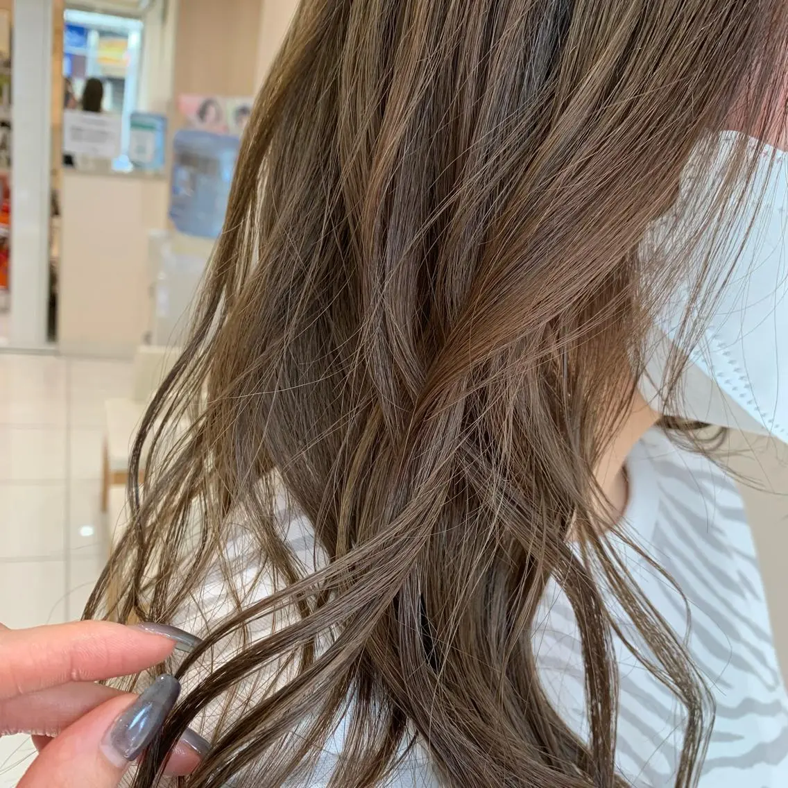 ロング カラー 店長ハイトーンカラー 柞山史奈のヘアスタイル