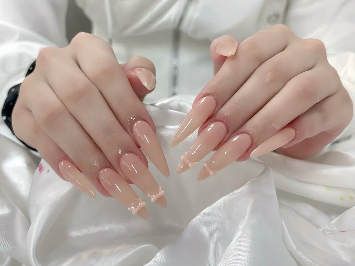ネイル フレンチネイル ハート 韓国ネイル マグネットネイル マグネットフレンチ ハンドネイル Huyn Nail Studioのネイルデザイン