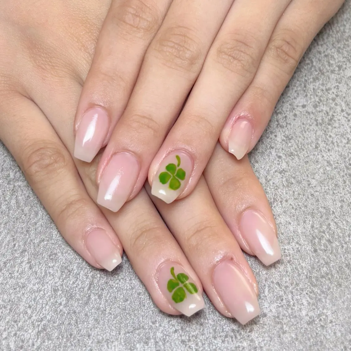 ネイル ハンドネイル nailroom DIASOMNIAのネイルデザイン