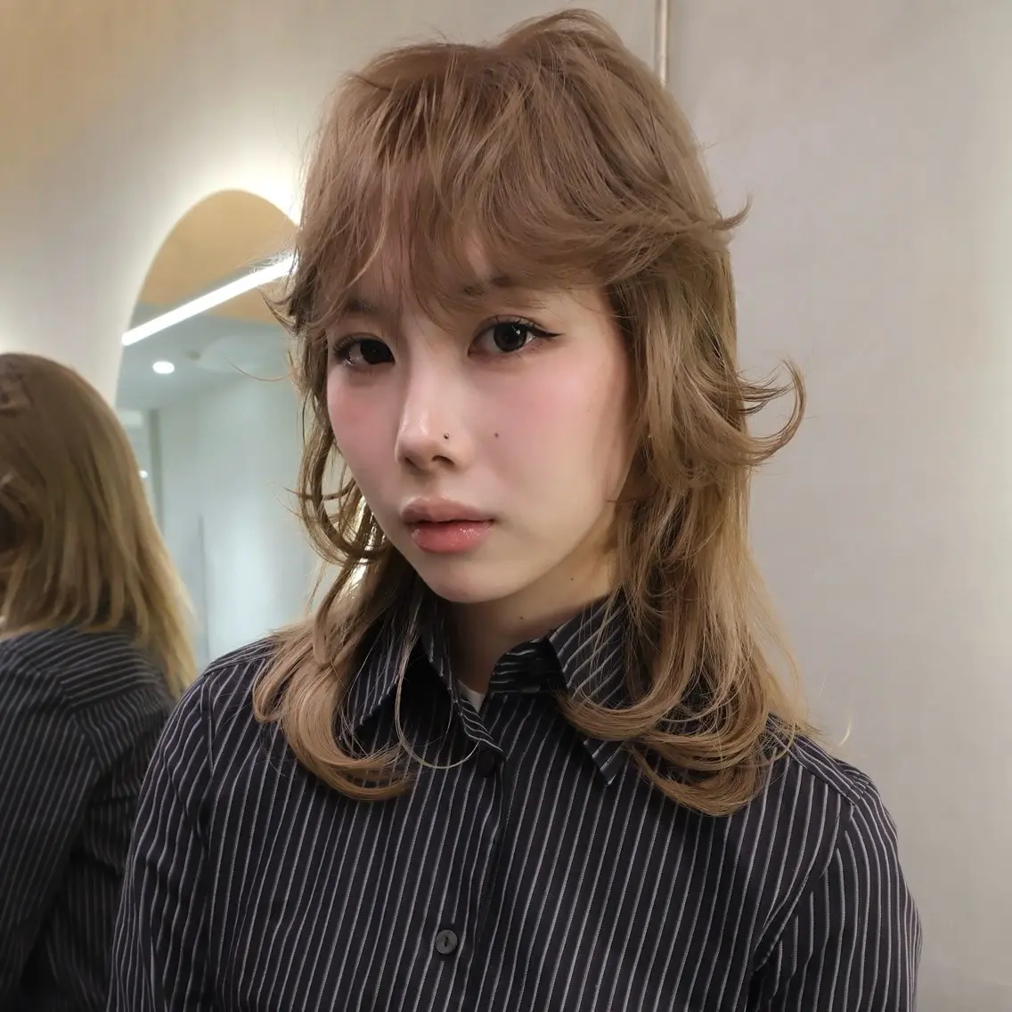 セミロング カラー ベージュカラー ハイトーン特化/ デザインカラー/りくのヘアスタイル