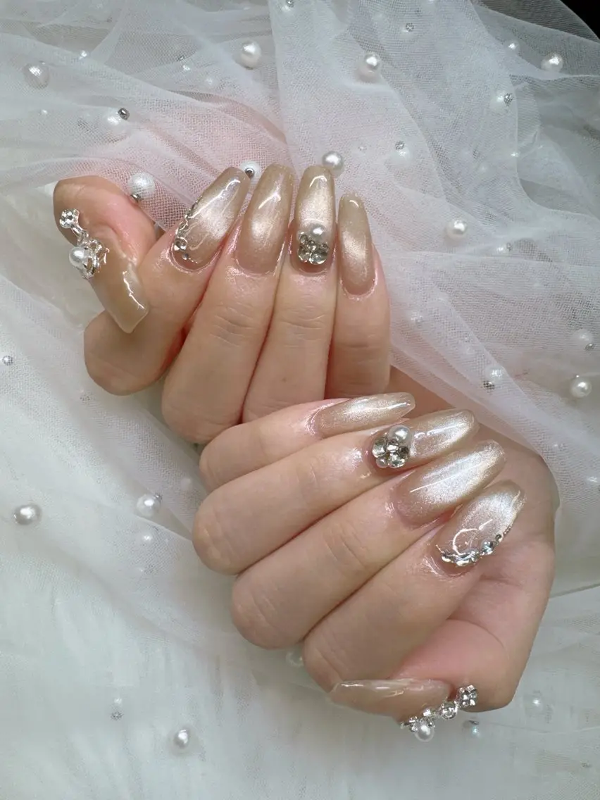 ネイル 成人式 フレンチネイル ジェルネイル ガラスフレンチ キラキラネイル ハンドネイル Queeens nailのネイルデザイン