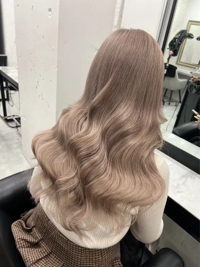 ロング カラー ベージュカラー ブリーチ ケアブリーチ 透明感カラー ハイトーンカラー ヘアカラー 新宿/ハイトーン/ シールエクステ 祐介のヘアスタイル