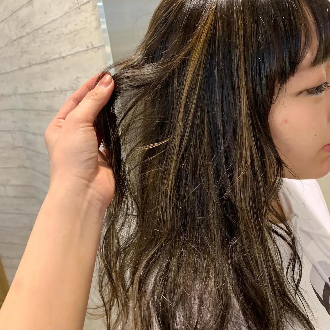 カラー ハイライトカラー 天野 利咲のヘアスタイル