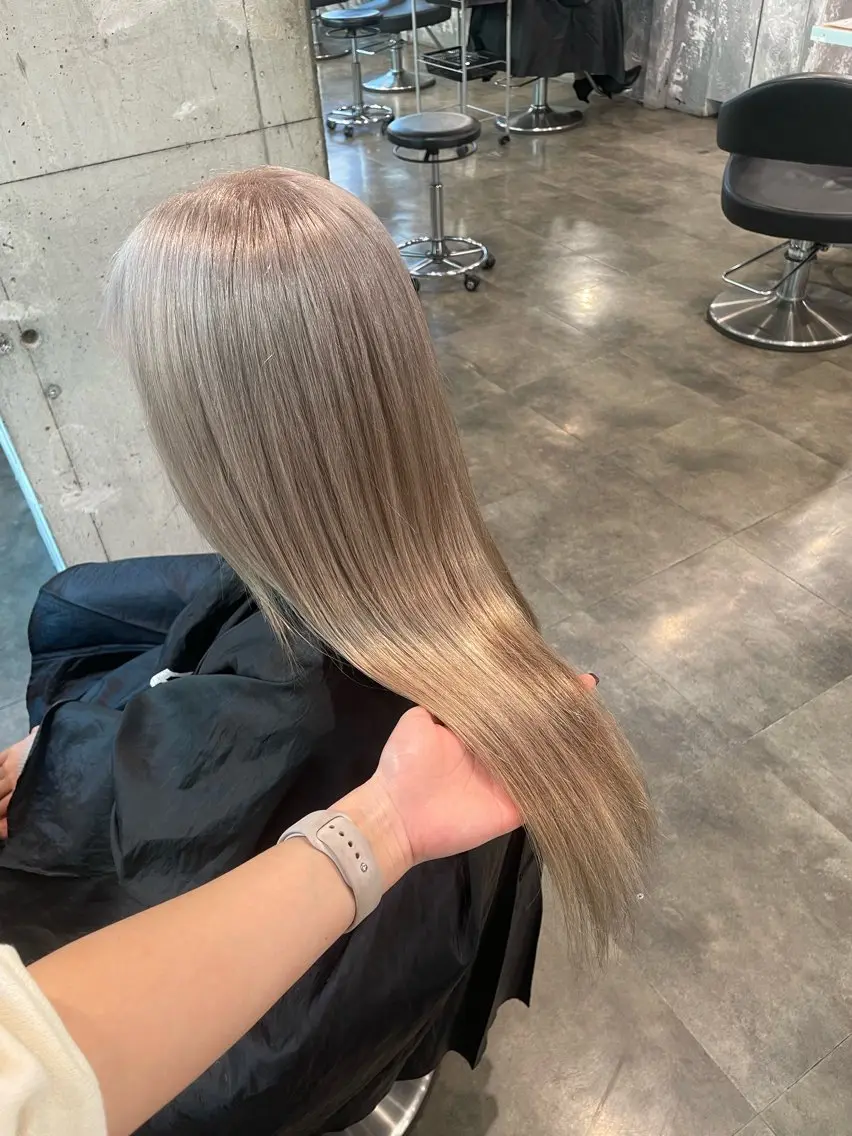 ロング カラー ヘアカラー ハイトーン 横浜💞ミオのヘアスタイル
