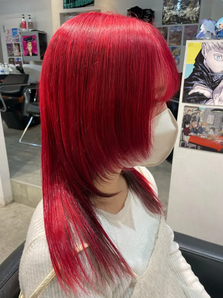 ミディアム カラー ボルドーカラー レッドカラー ウルフカット ヘアカラー トリートメント インナーカラー 推し ブリーチ 髪質改善のヘアスタイル